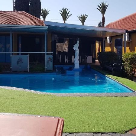 National Lodge بينوني المظهر الخارجي الصورة