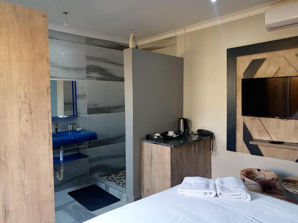 National Lodge بينوني المظهر الخارجي الصورة
