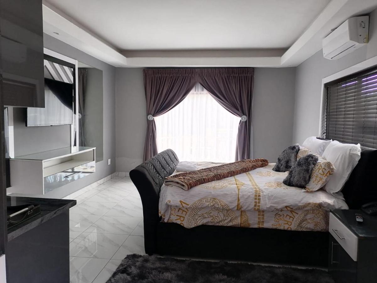 National Lodge بينوني المظهر الخارجي الصورة