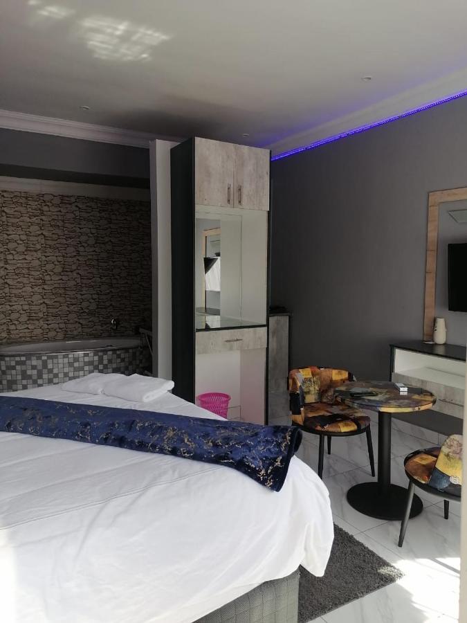 National Lodge بينوني المظهر الخارجي الصورة