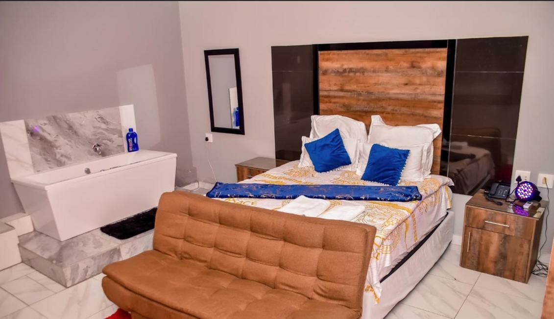 National Lodge بينوني المظهر الخارجي الصورة