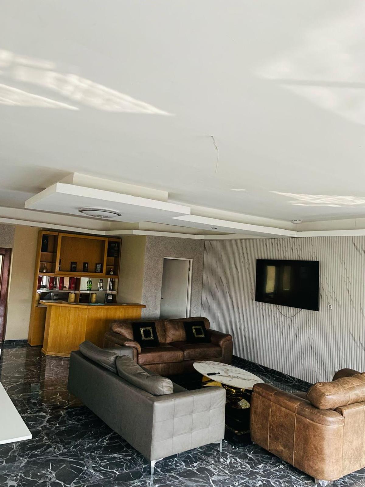 National Lodge بينوني المظهر الخارجي الصورة
